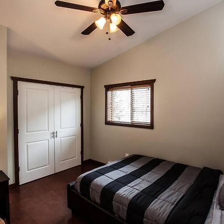 The Best 2 Bedrooms Suite In Revelstoke! Exterior photo