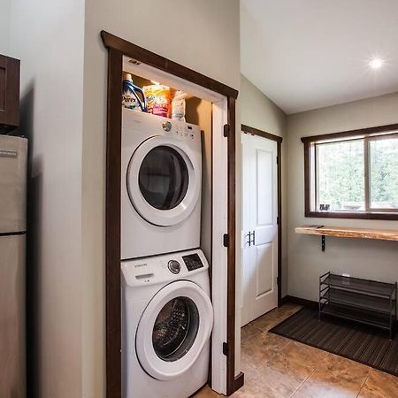 The Best 2 Bedrooms Suite In Revelstoke! Exterior photo