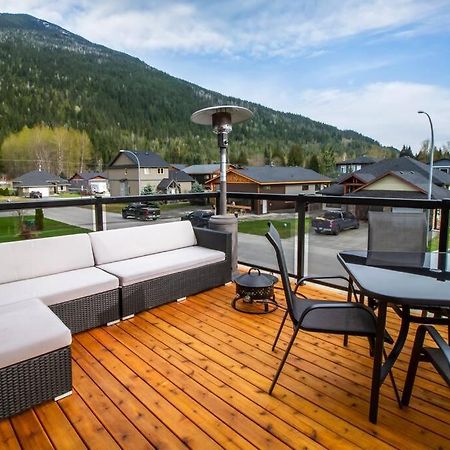The Best 2 Bedrooms Suite In Revelstoke! Exterior photo