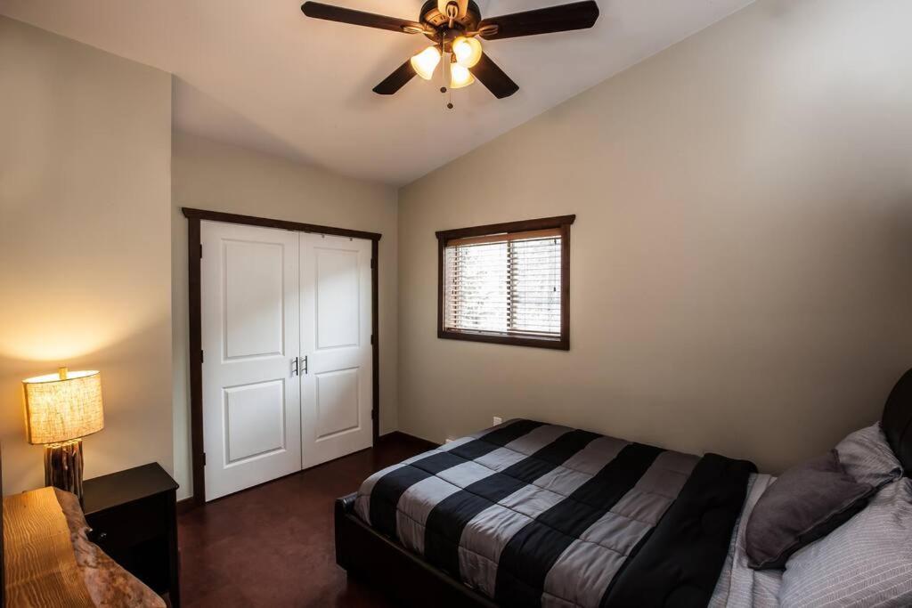 The Best 2 Bedrooms Suite In Revelstoke! Exterior photo