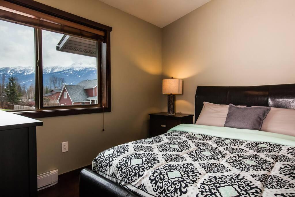 The Best 2 Bedrooms Suite In Revelstoke! Exterior photo