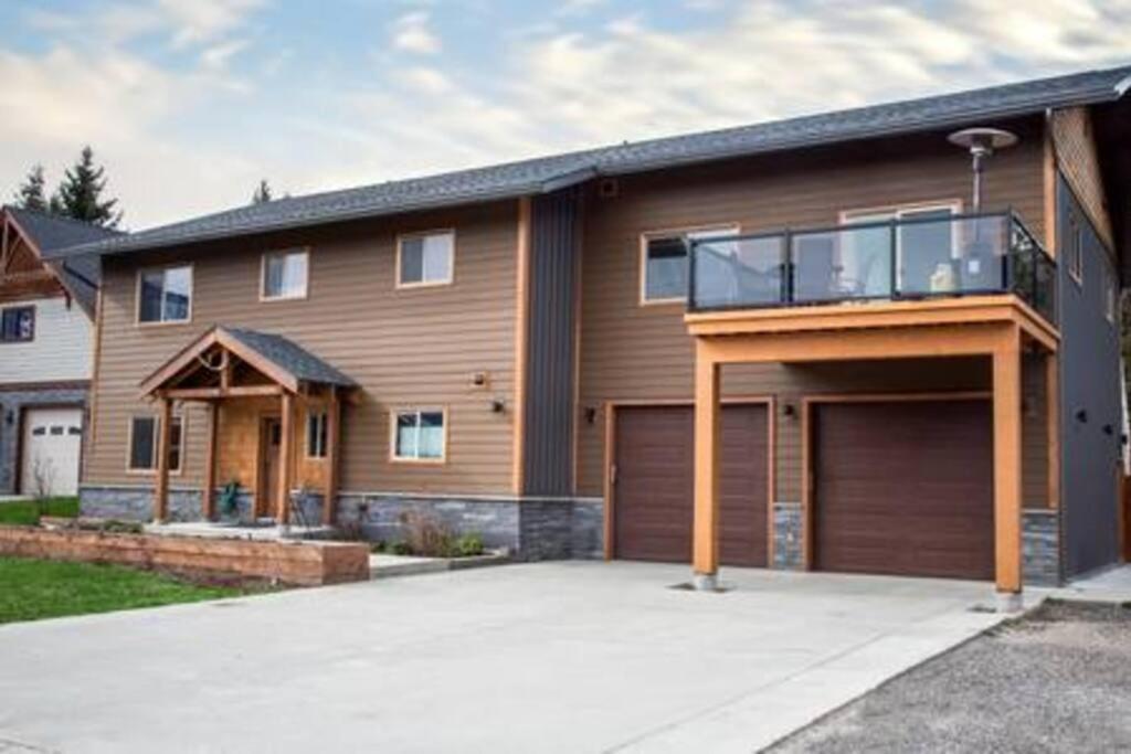 The Best 2 Bedrooms Suite In Revelstoke! Exterior photo